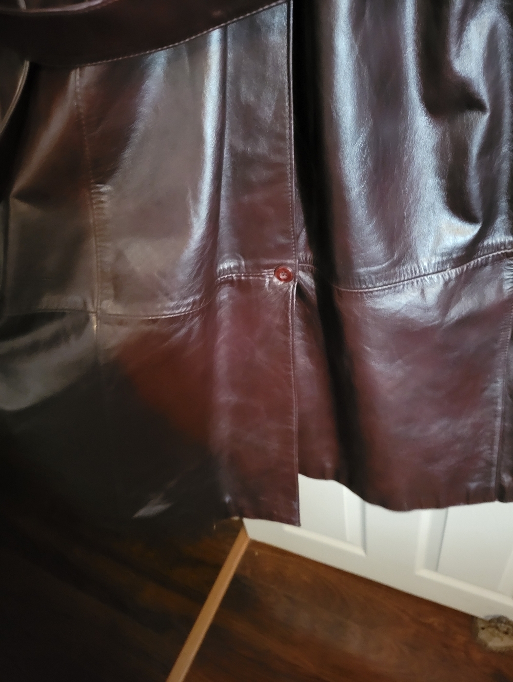Vintage Burgundy Leather Trench Coat - Picture 13 of 14